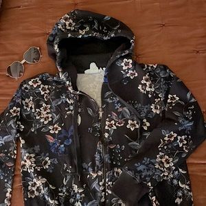 Adorable H&M floral zip hoodie 🌸